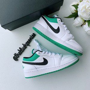 Nike Jordan 1 Low (GS) NWT